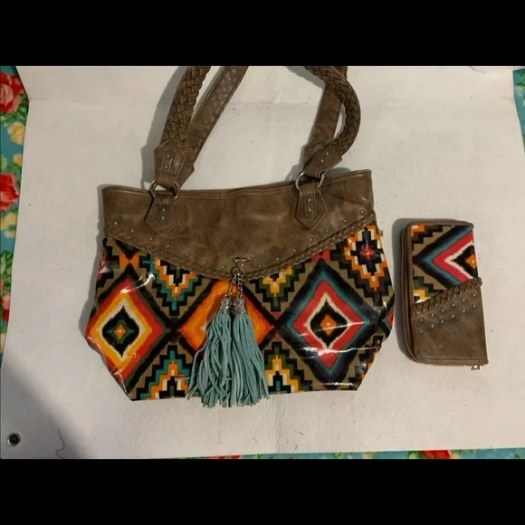 Catchfly Aztec Southwestern Print Satchel and Matching Zip Around Wallet - Picture 4 of 11